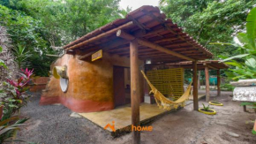 Refugio na Mata de Sao Joao perto da praia Capitu